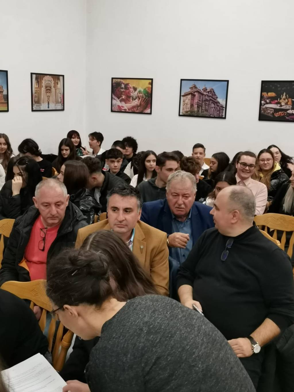 Dezbatere pe teme de&nbsp;Holocaust